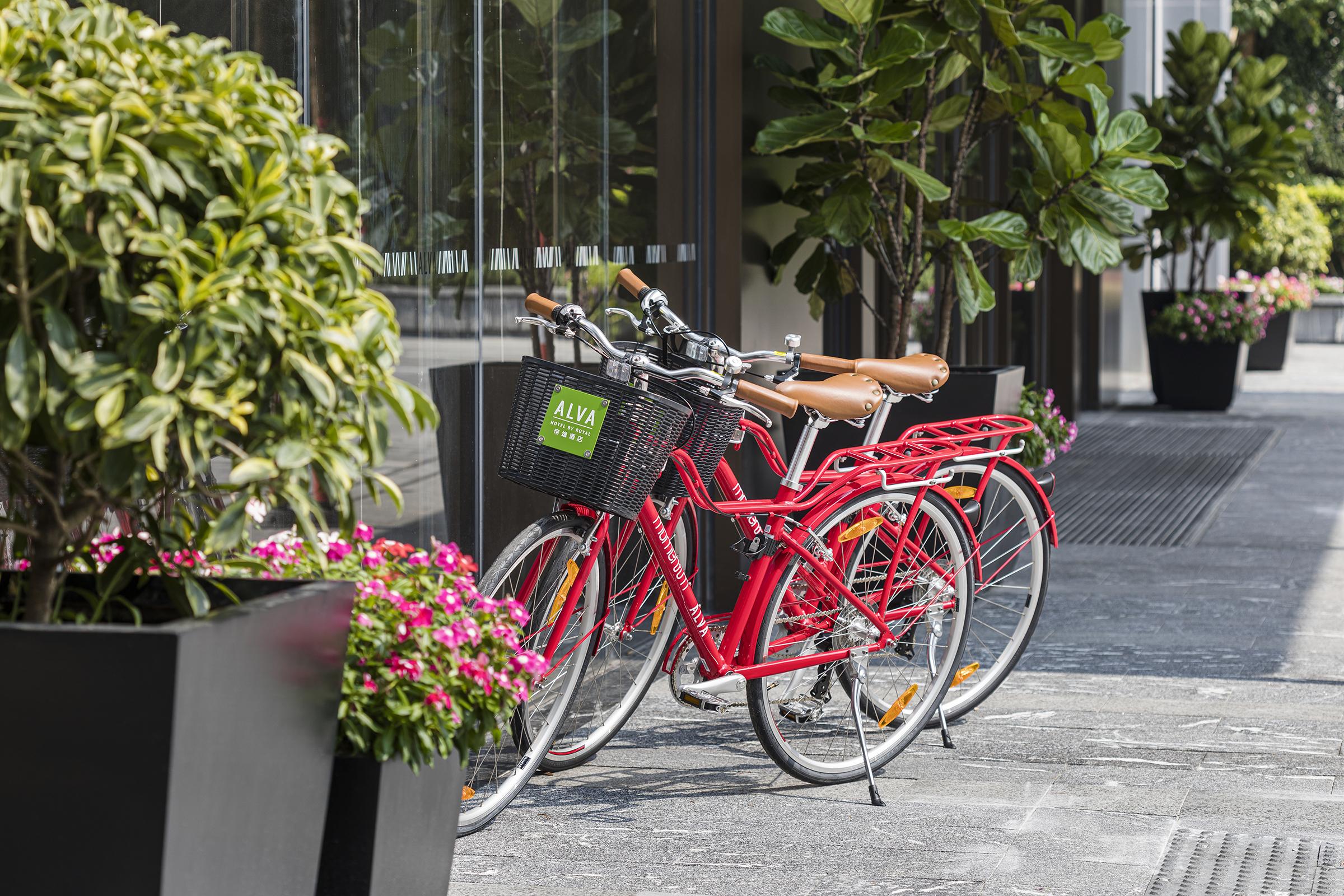 فندق فندق ألفا باي رويال هونغ كونغ المظهر الخارجي الصورة Lime bikes in London